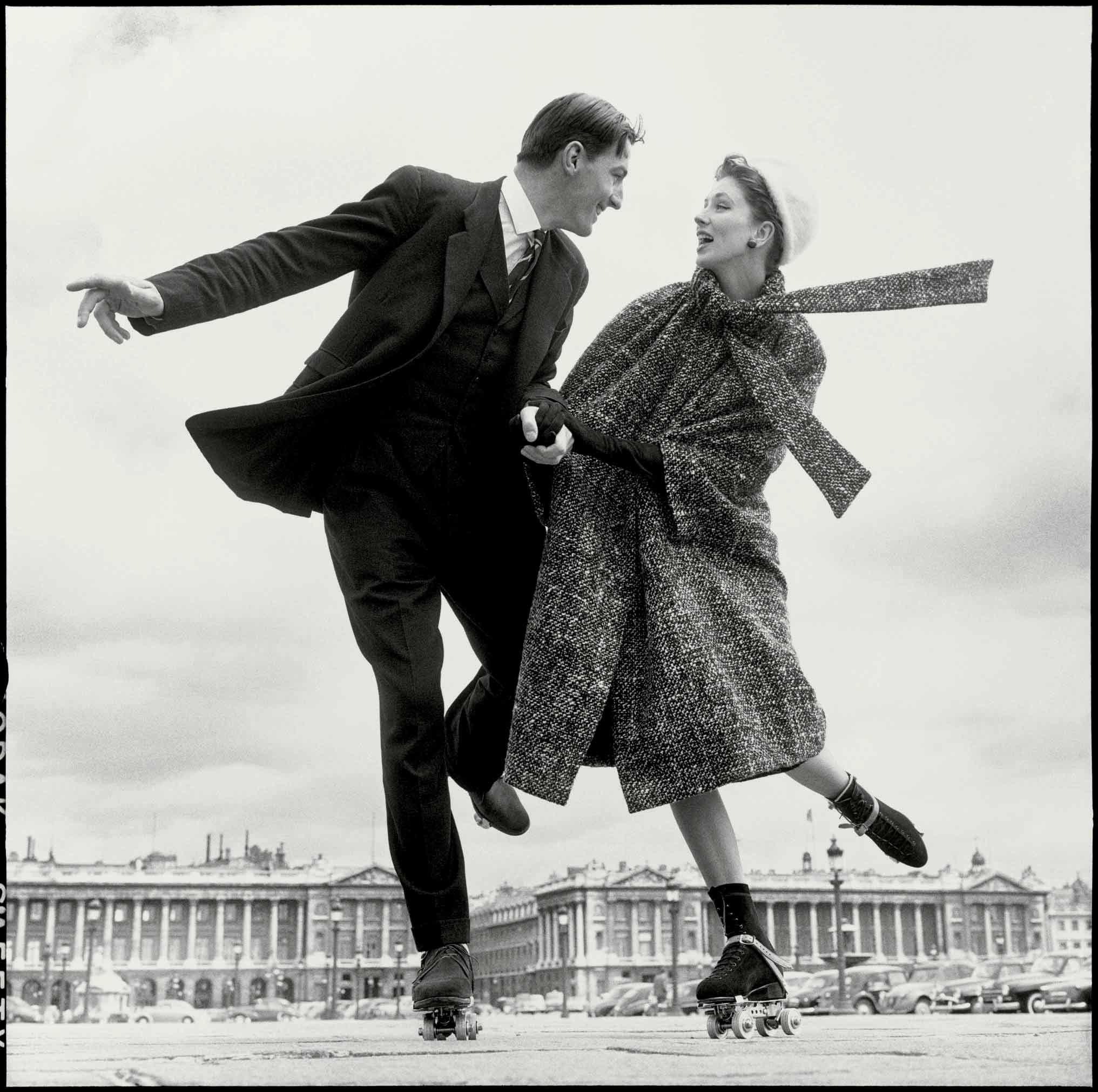 Richard Avedon - Suzy Parker and Robin Tattersall, Dress by Dior, Place de la Concorde, Paris, August 1956