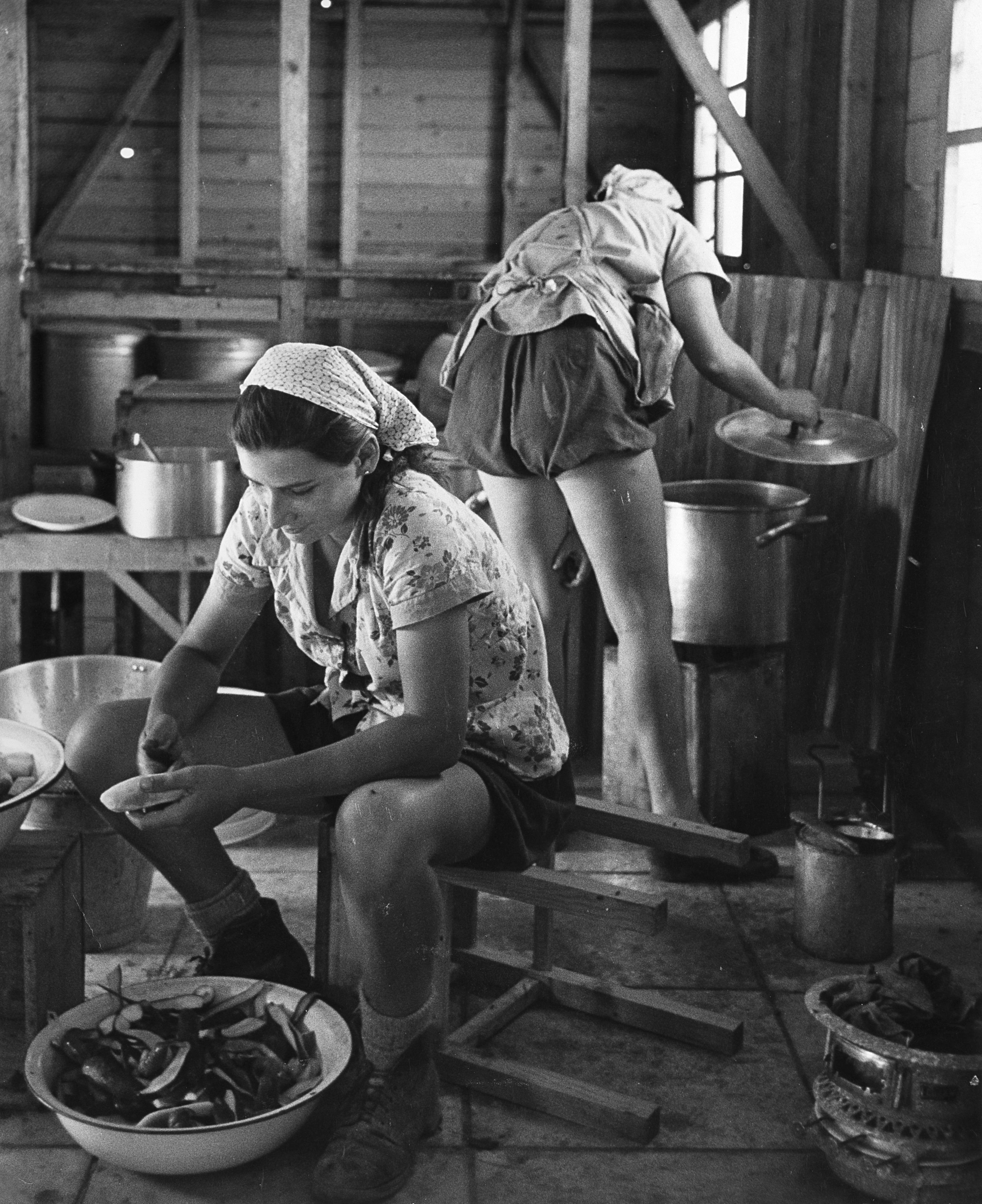 Robert Capa - Israel, the new settlements: Ain Geb, Negba, Mefalsim 1948-1950