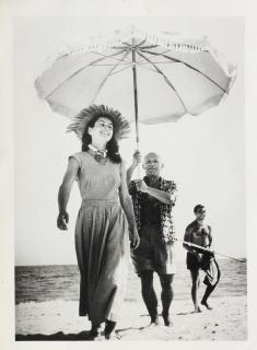 Robert Capa - Pablo Picasso and Françoise Gilot, Golfe-Juan, 1948
