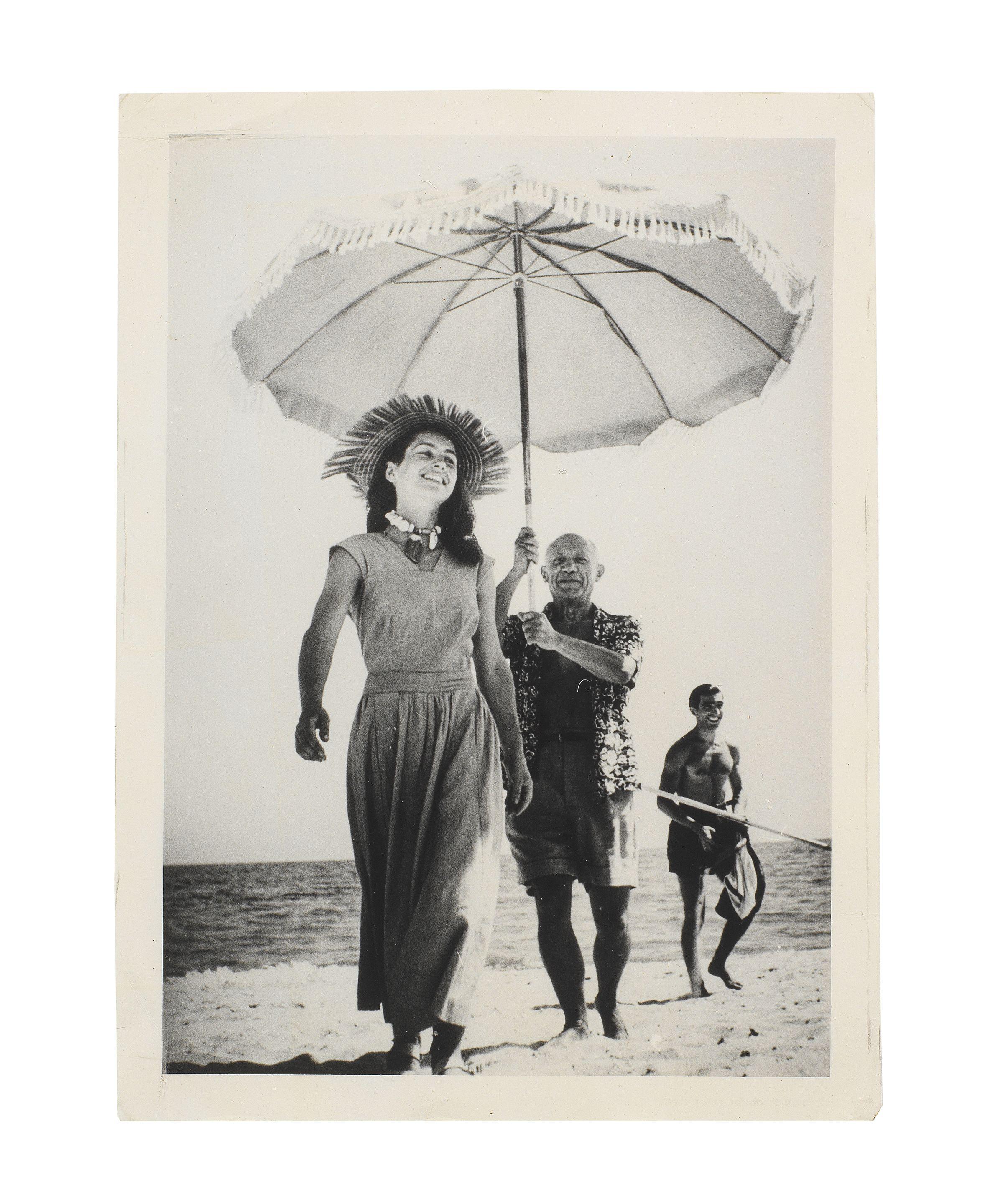 Robert Capa - Pablo Picasso and Françoise Gilot, Golfe-Juan, 1948
