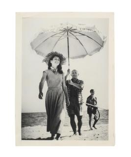 Robert Capa - Pablo Picasso and Françoise Gilot, Golfe-Juan, 1948