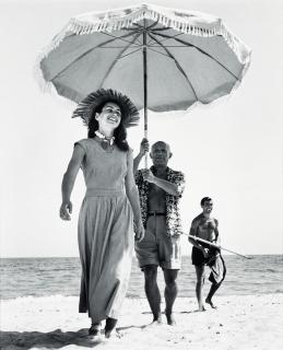 Robert Capa - Pablo Picasso and Françoise Gilot