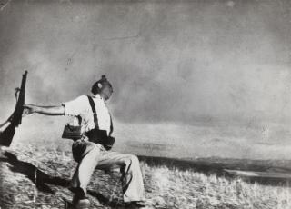 Robert Capa - The falling soldier