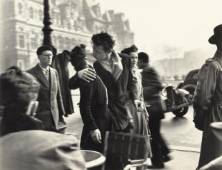 Robert Doisneau - Baiser De L\'Hôtel De Ville\'