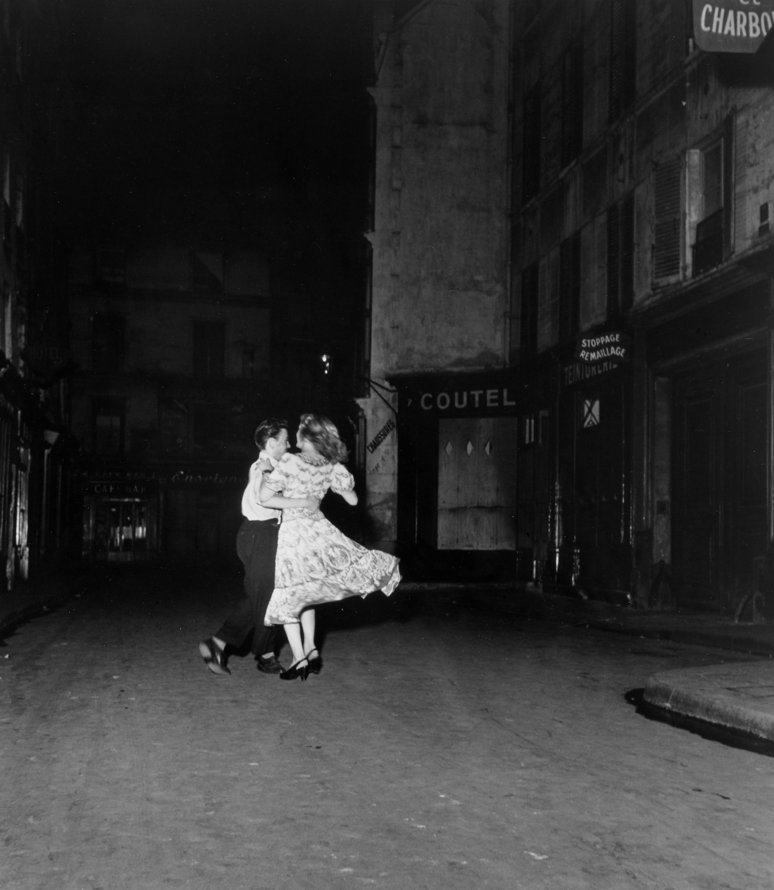 Robert Doisneau - La Dernière Valse du 14 Juillet