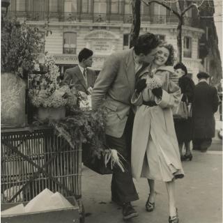 Robert Doisneau - \'Les Amoureux Aux Poireaux\'