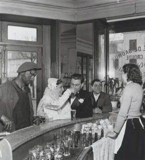 Robert Doisneau - Mariage Noir et Blanc, 1950