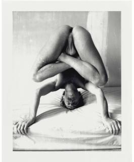 Robert Mapplethorpe - Headstand, 1974
