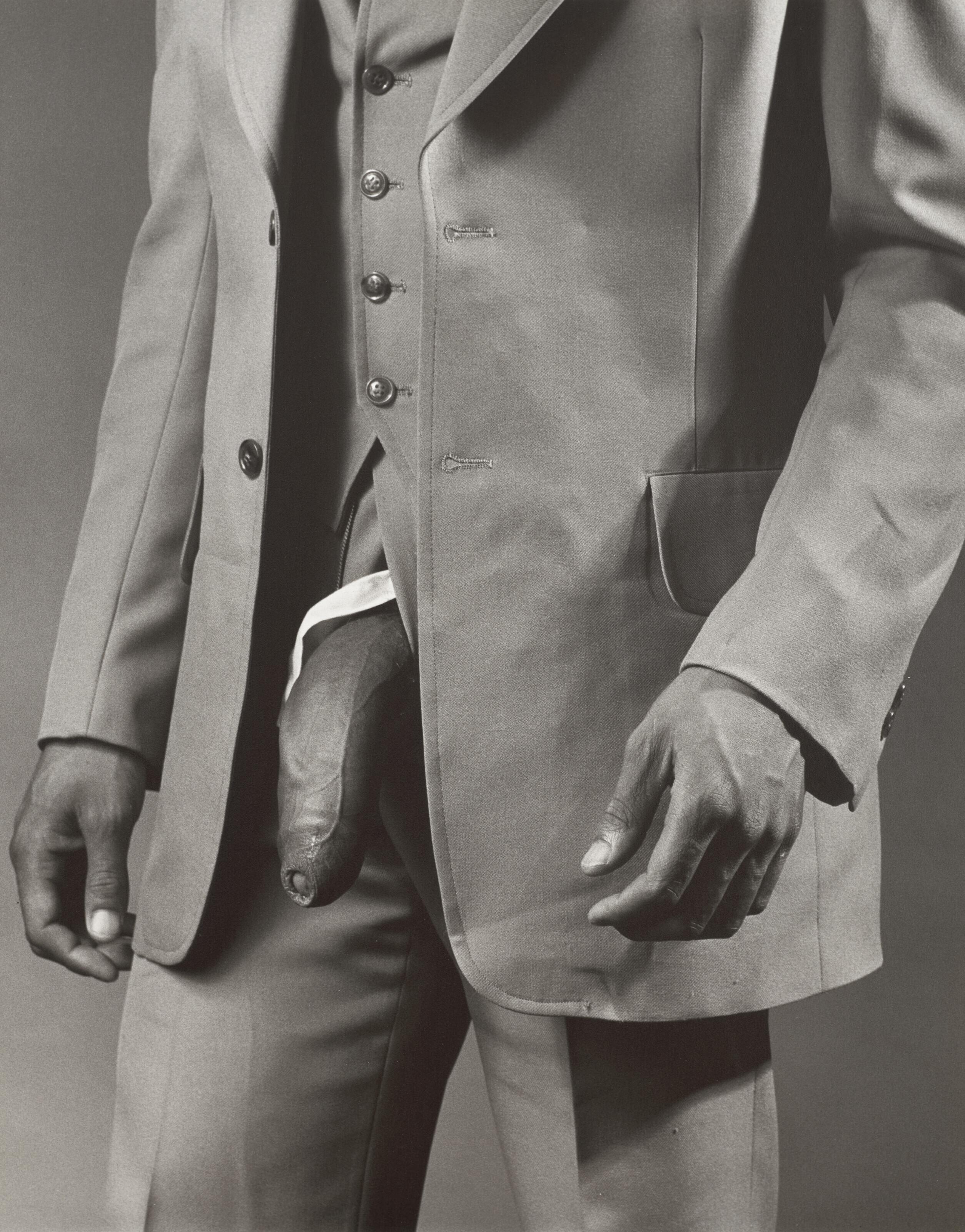 Robert Mapplethorpe - Man in Polyester Suit, 1980