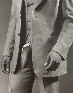 Robert Mapplethorpe - Man in Polyester Suit, 1980