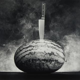 Robert Mapplethorpe - Watermelon with Knife