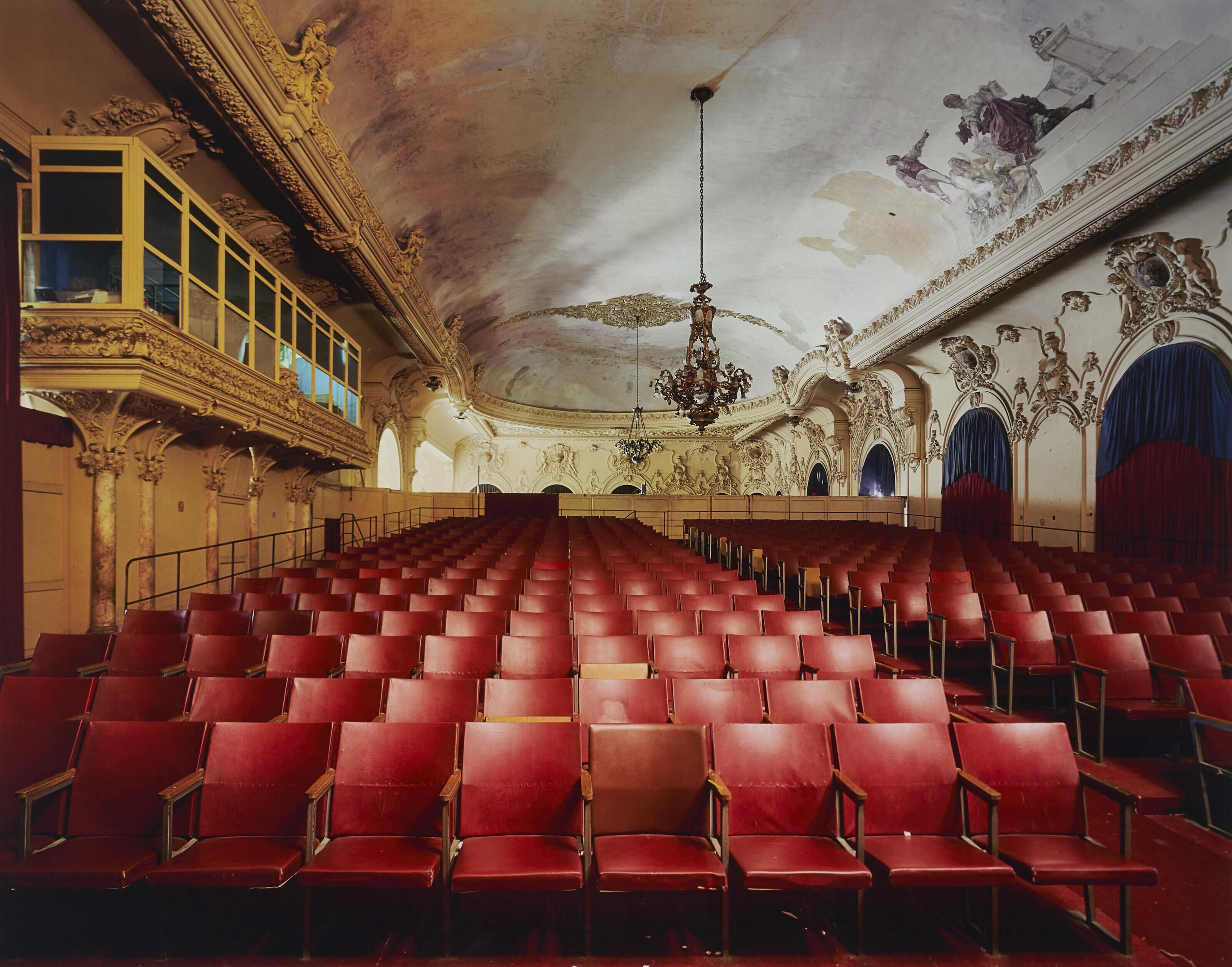 Robert Polidori - Sala Alejo Carpentier, Gran Teatro de la Habana, 2000