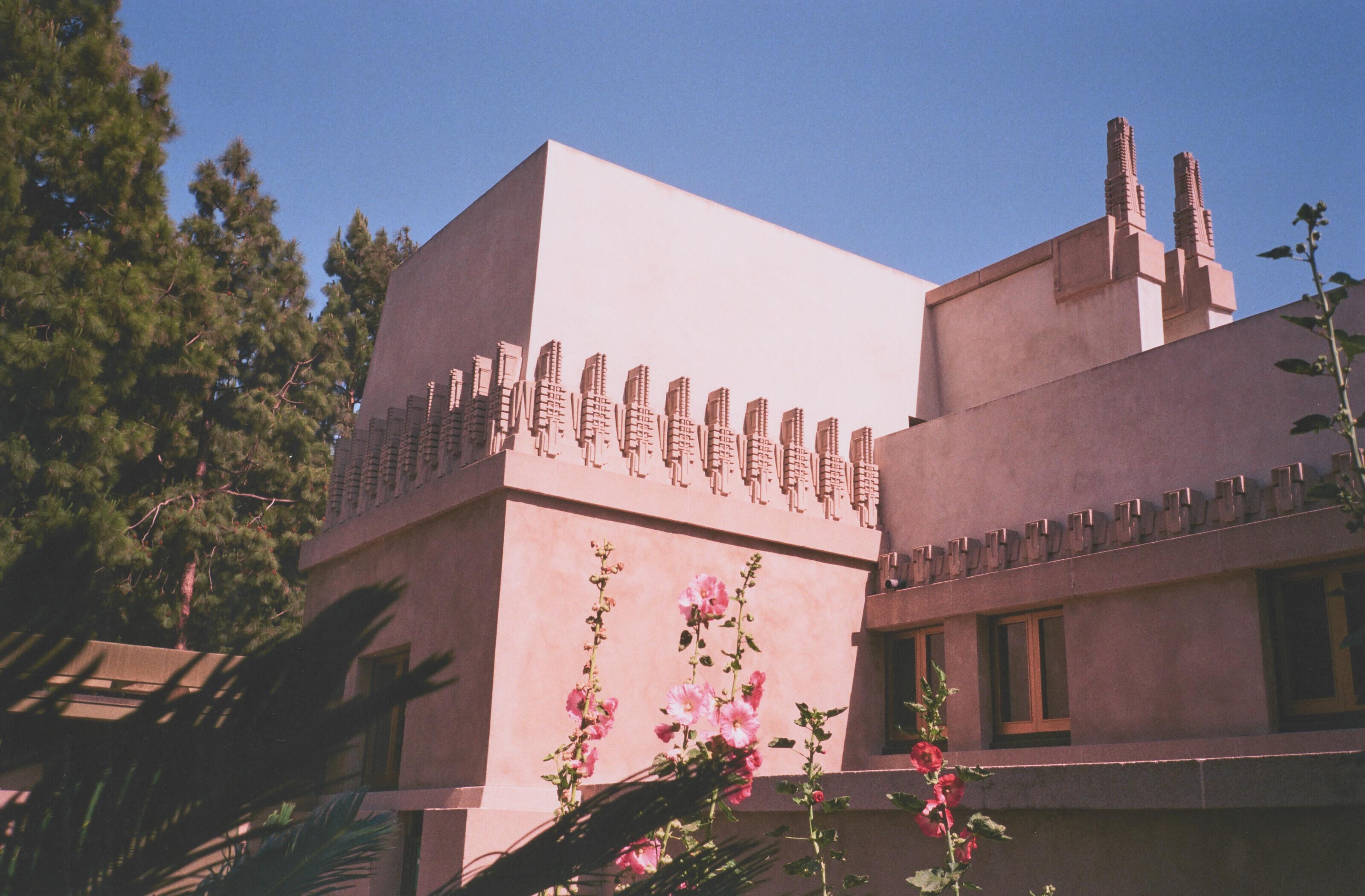 Robert Scheuerman - Hollyhock House