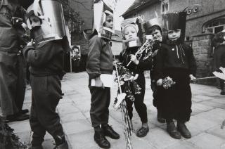 Rolf Gillhausen - Weltraumkostümierung zum Empfang der sowjetischen Astronauten (aus der Serie: \