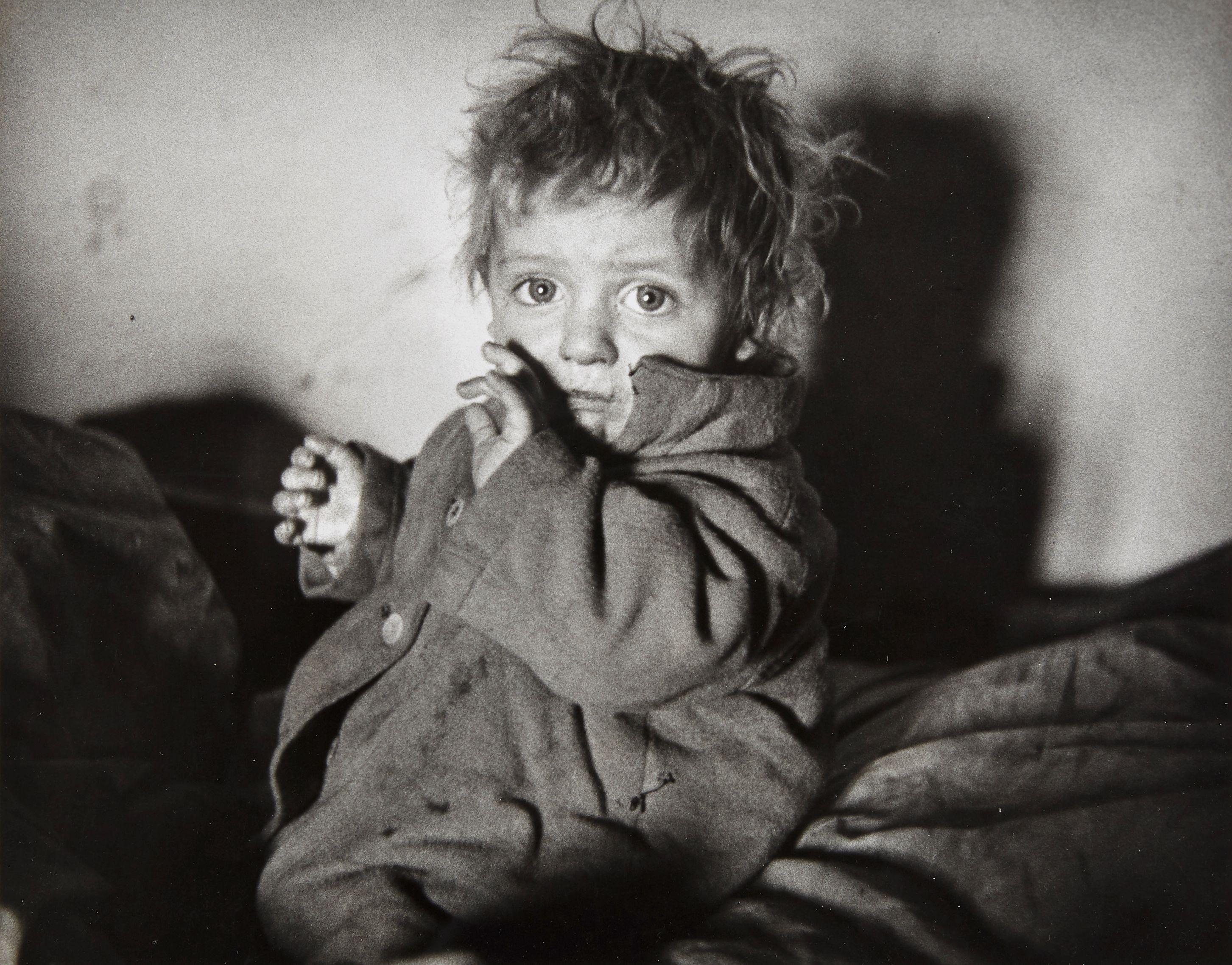 Roman Vishniac - Untitled (Warsaw ghetto, hungry child)