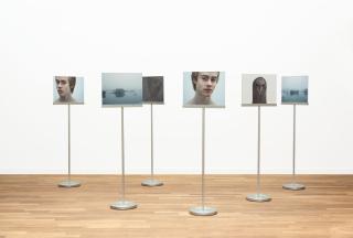 Roni Horn - Installation: „Doubt By Water (WHAT)“.