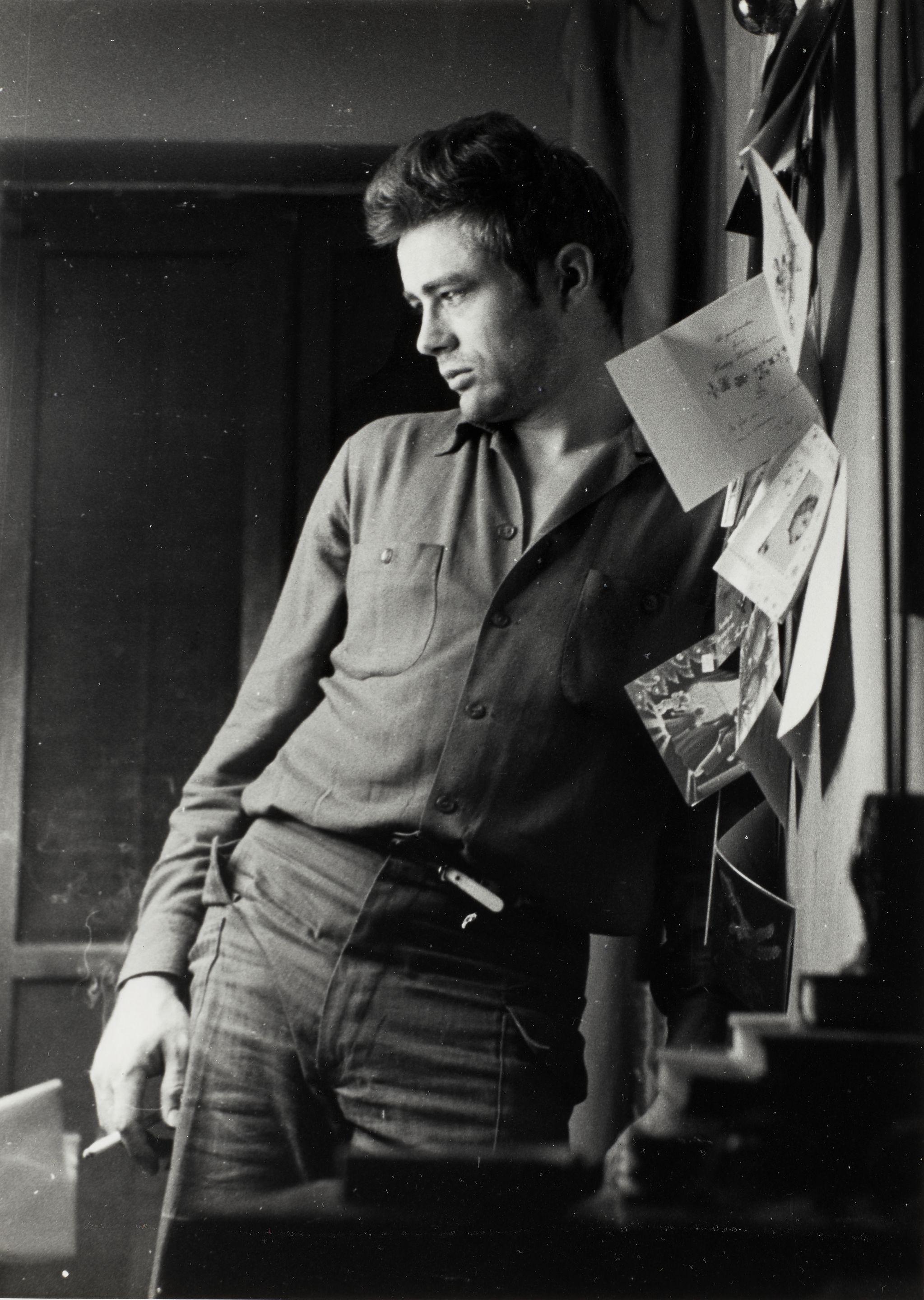 Roy Schatt - James Dean, Christmas