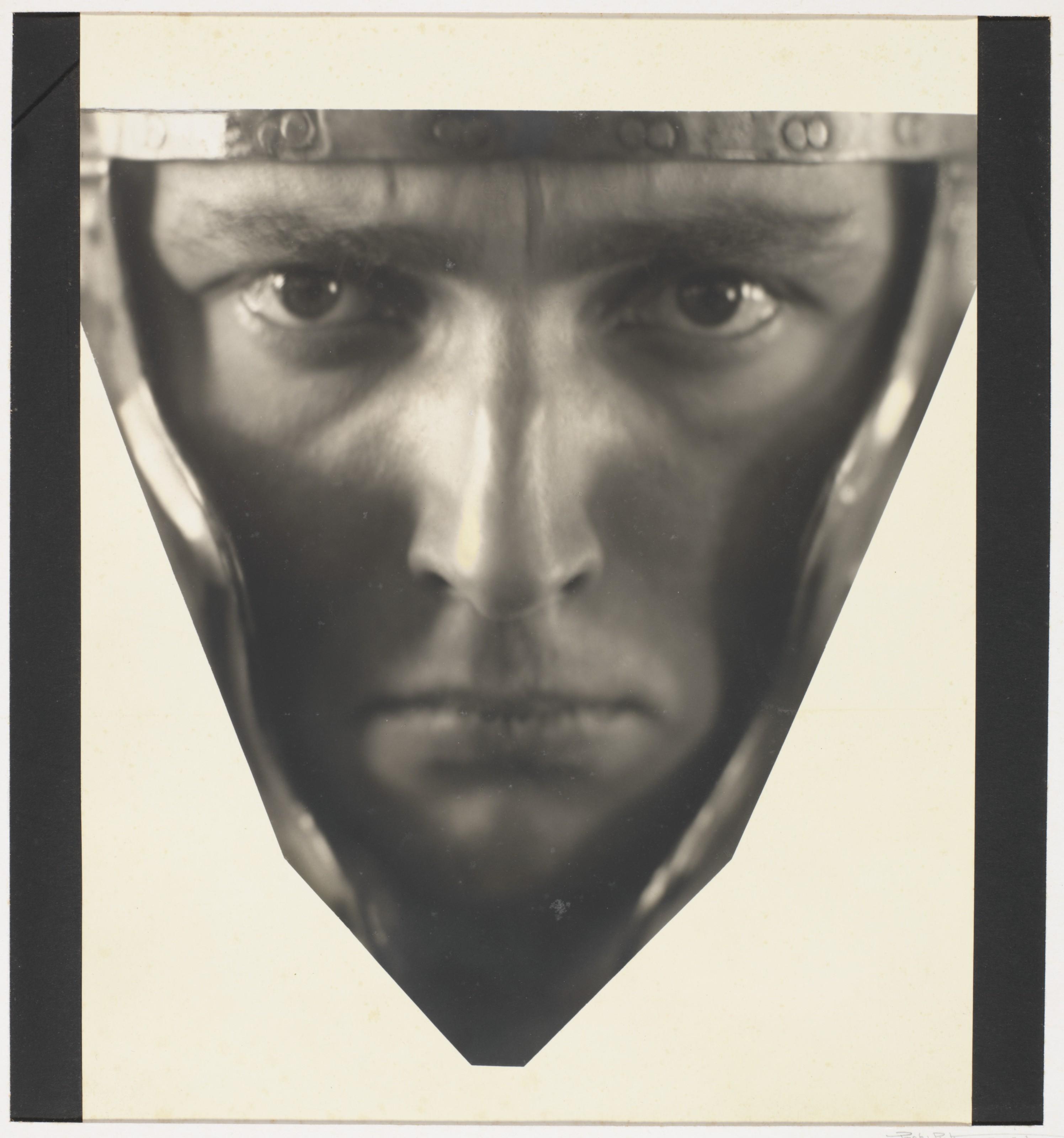 Rudolf Koppitz - Head of man in armor, c. 1925