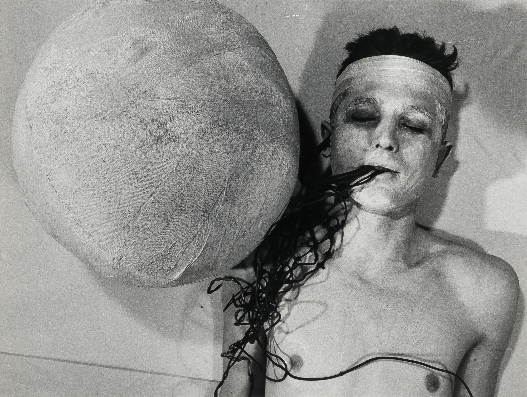 Rudolf Schwarzkogler - Ohne Titel (3. Aktion, Wien Sommer 1965)