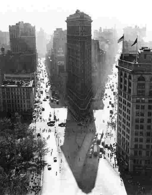 Rudy Burckhardt - Flatiron Building, New York (1930s)