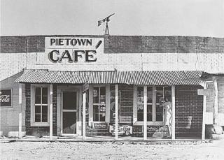 Russell Lee - Pie Town, New Mexico.