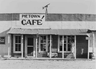 Russell Lee - Pietown Café, c. 1940
