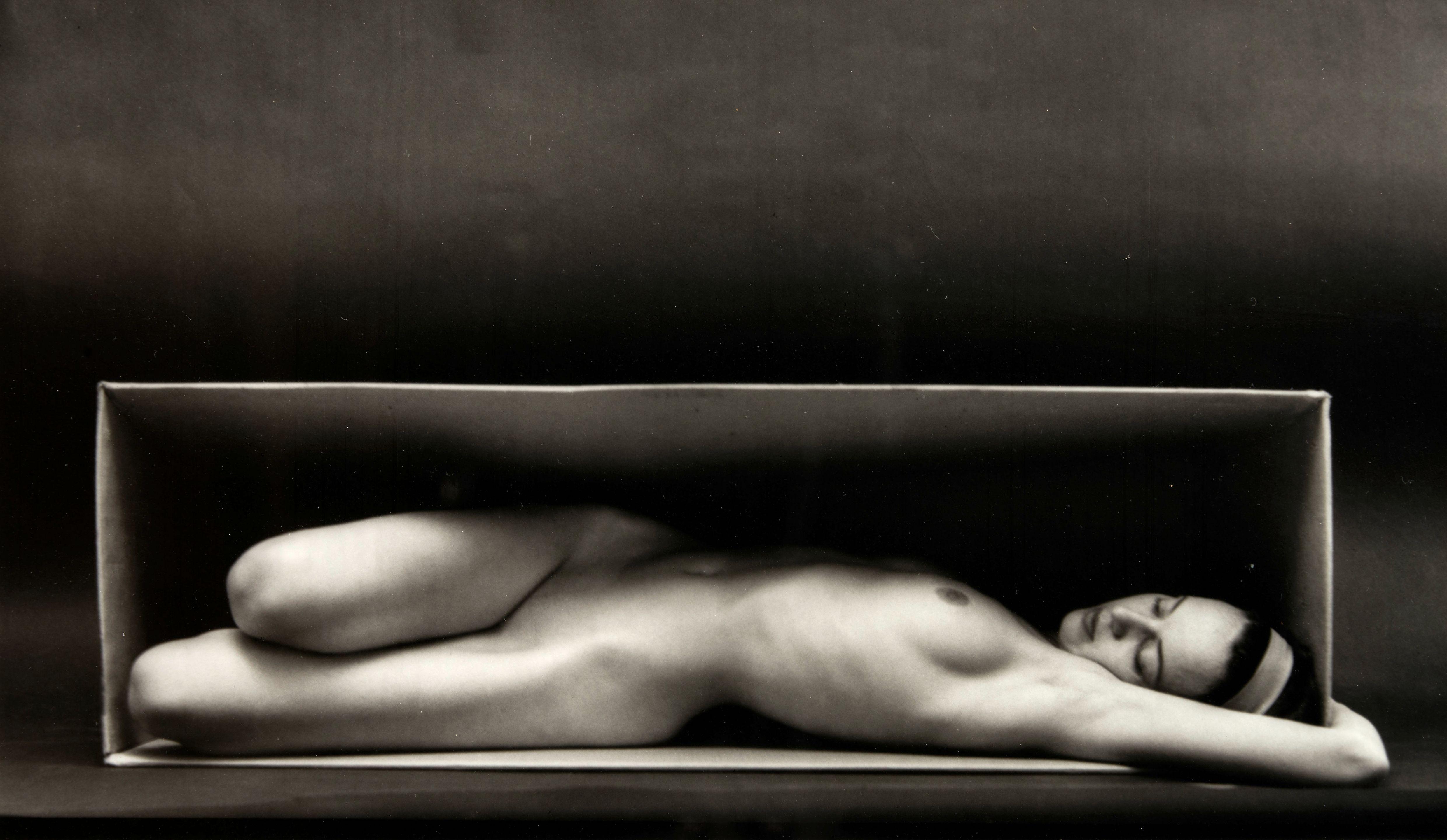 Ruth Bernhard - Nude In the Box, Horizontal