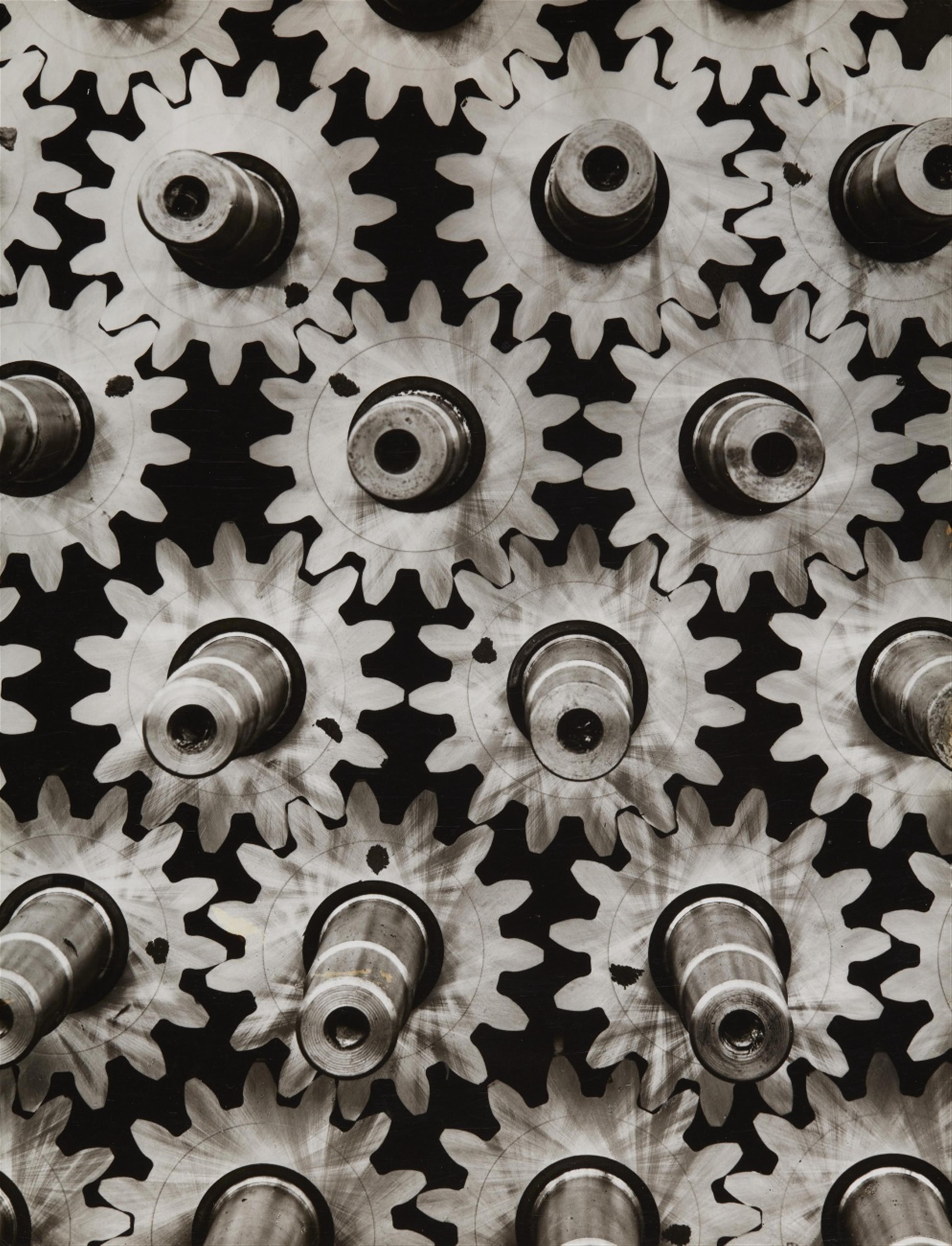 Ruth Hallensleben - Materialstapel, Mechanische Werkstatt