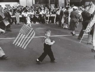 Ruth Orkin - N.Y. Parade
