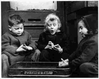 Ruth Orkin - The Card Players (1947)