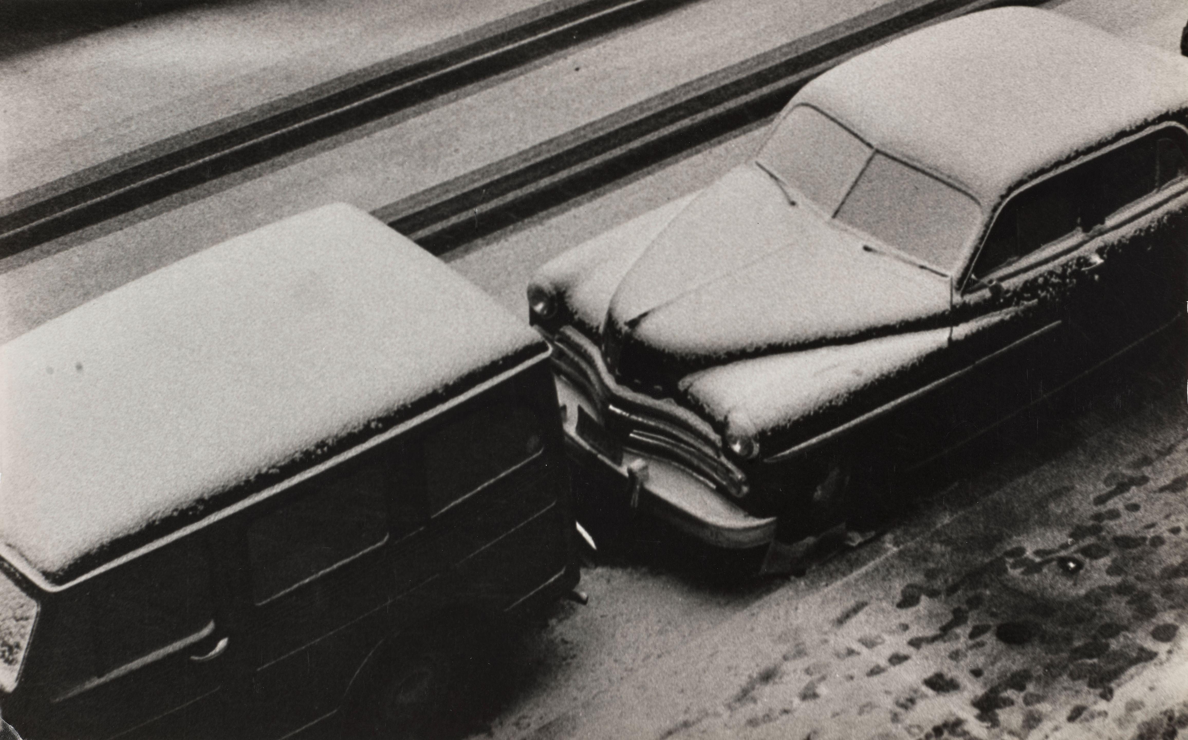 Ruth Orkin - White stoops, West 88th Street, New York City 2