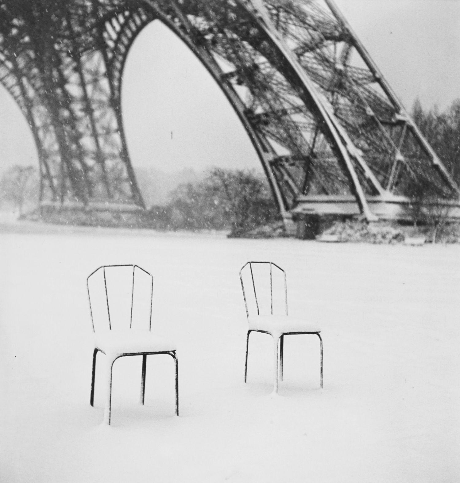 Sabine Weiss - Paris (Chairs)