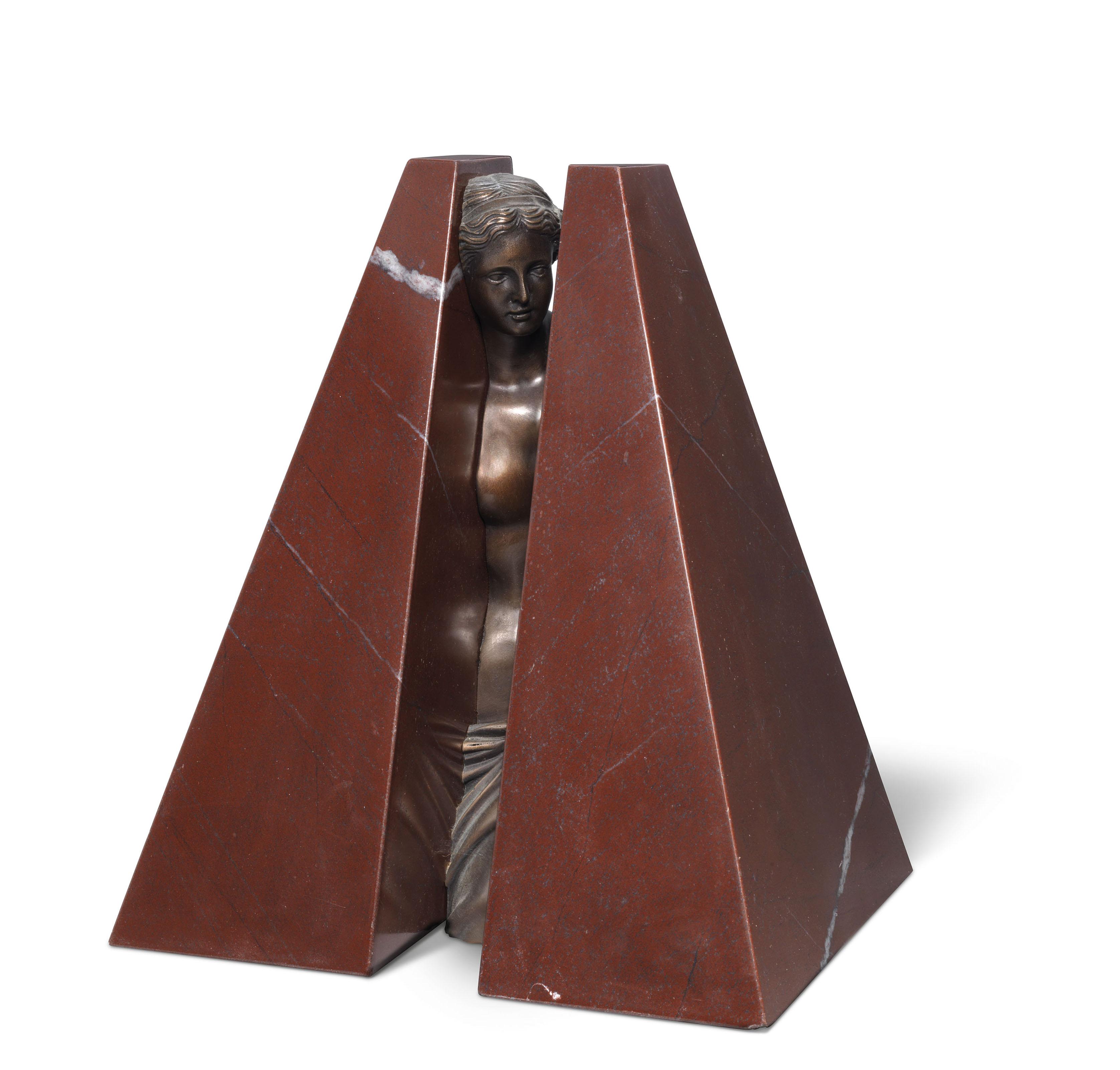 Sacha Sosno - Pyramid