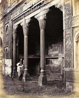 Samuel Bourne - Ruins of the Emperor Jehangeer\'s Palace, Agra; et Mosque at Fattehpore-Sikri