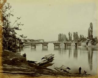 Samuel Bourne - The First Bridge and Rajah\'s Palace, 1865