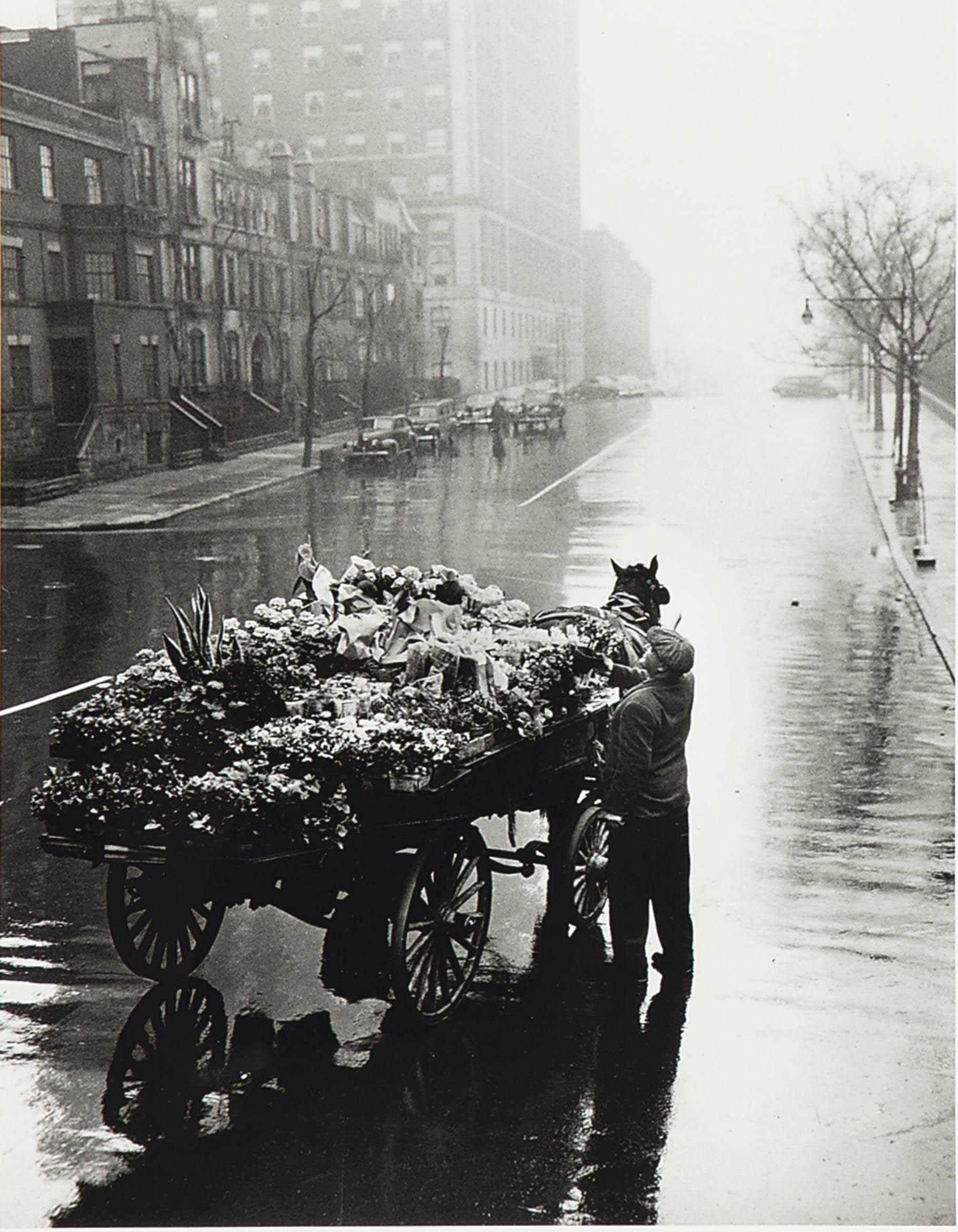 Sandra Weiner - Untitled (Flower Seller), 1948