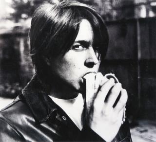 Sarah Lucas - Eating a Banana