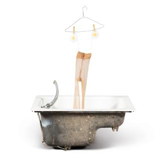 Sarah Lucas - Woman in a Tub