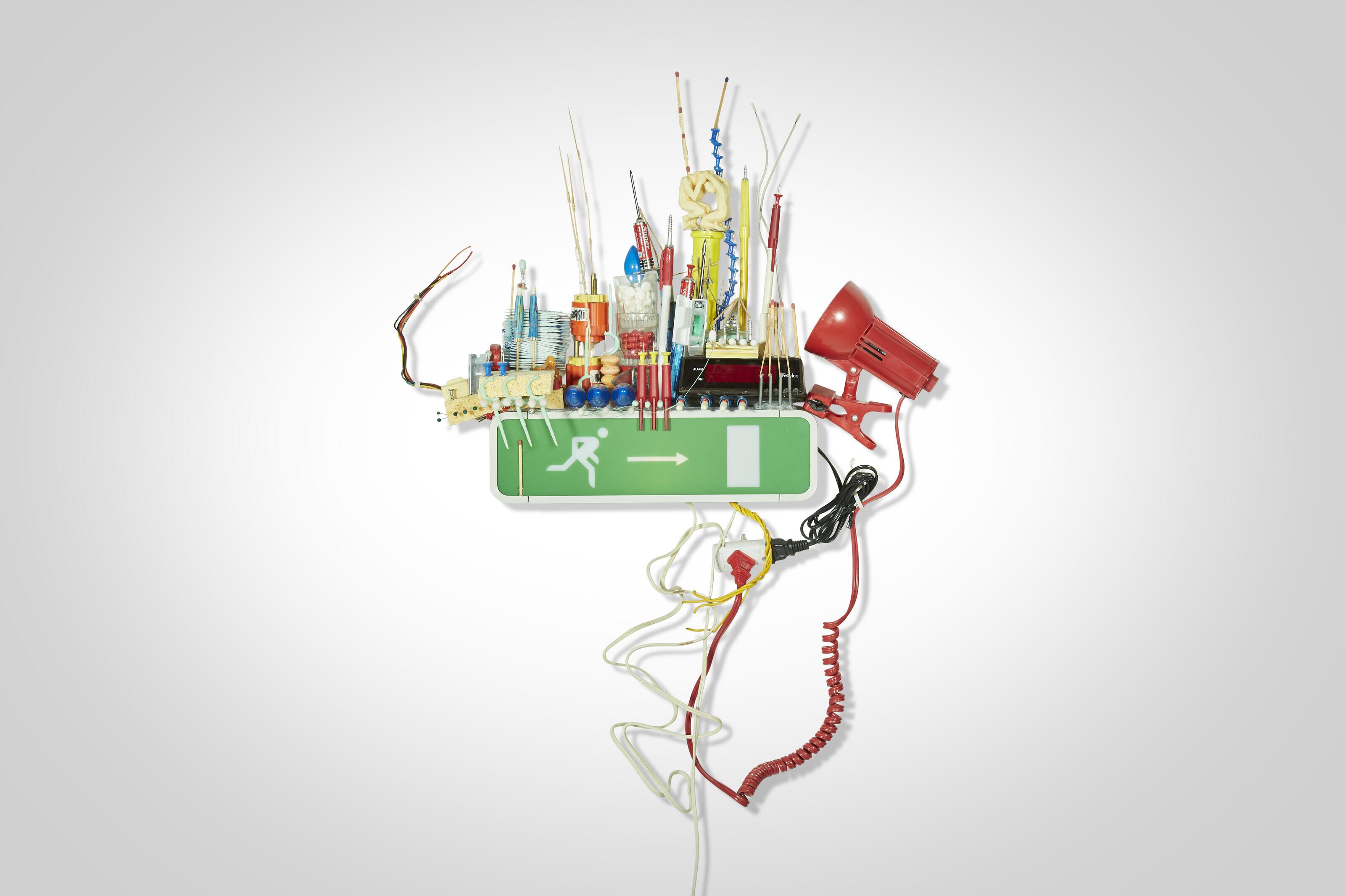 Sarah Sze - Migrateurs (Red Lamp)