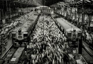 Sebastião Salgado - Churchgate Station, Western Railroad Line, Bombay, India, 1995