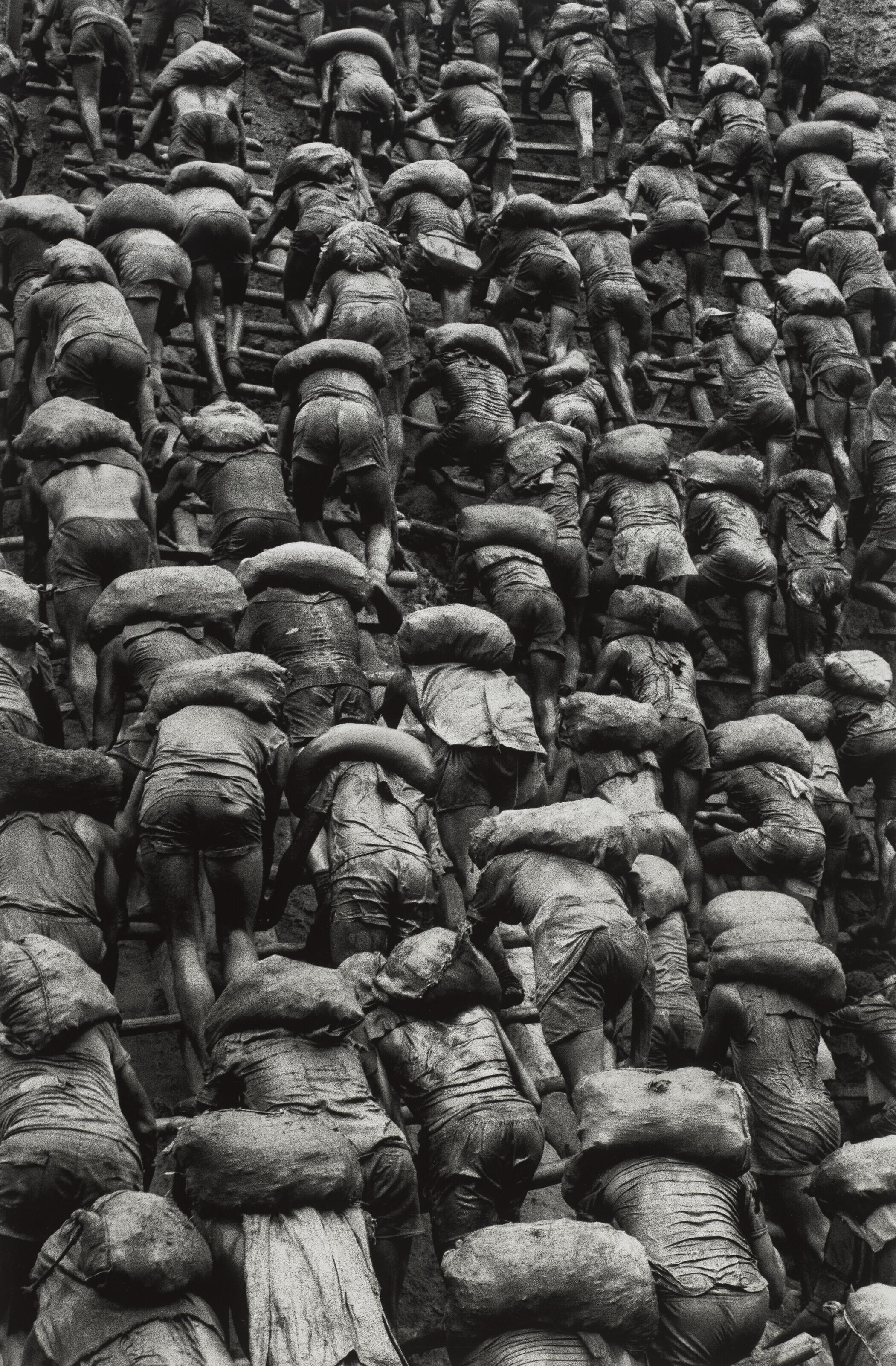 Sebastião Salgado - Gold Mine, Serra Pelada, Brazil, from \'Workers\', 1986