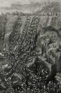 Sebastião Salgado - \'Goldmine, Serra Pelada (figure eight), Brazil\', 1986