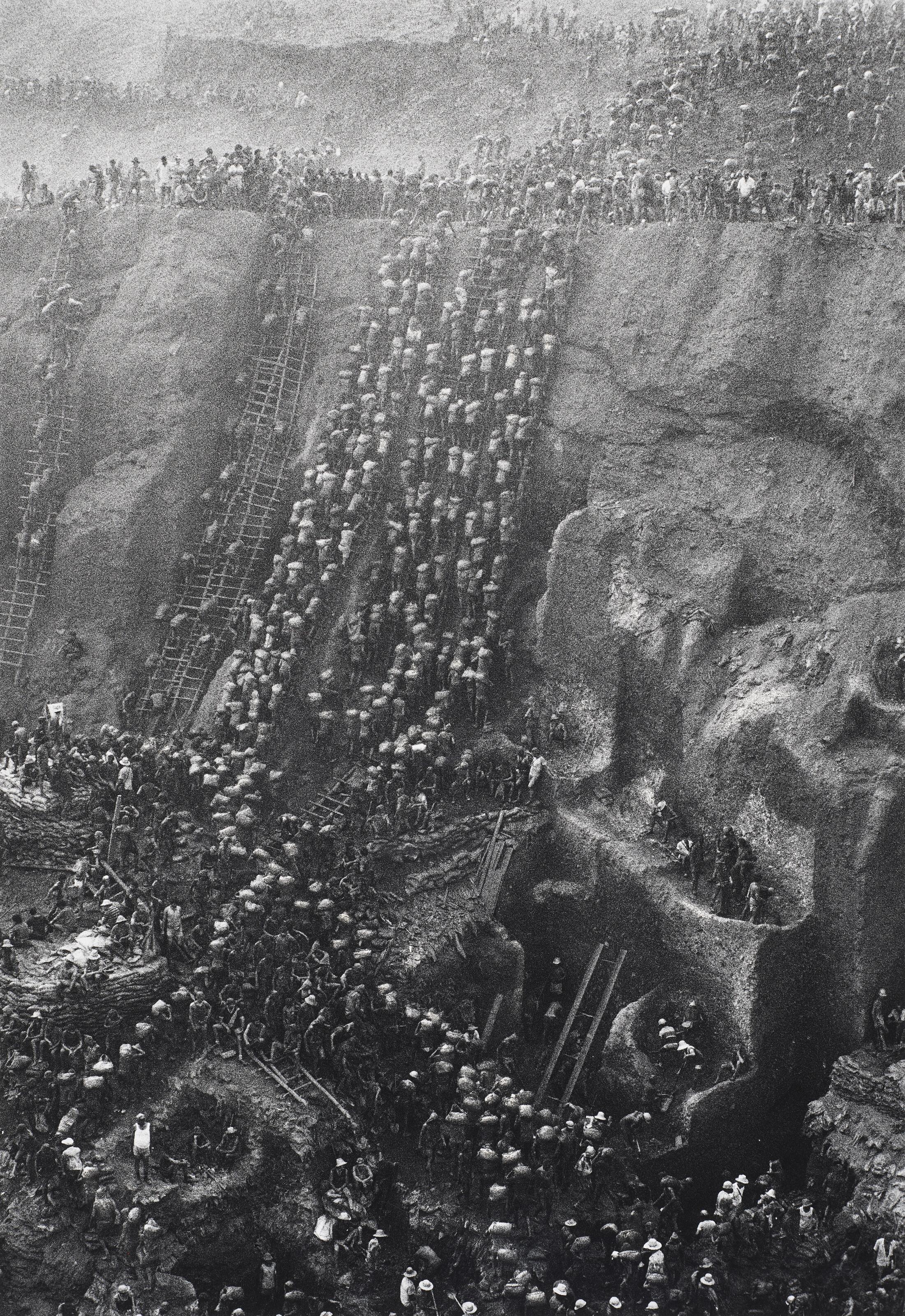 Sebastião Salgado - Goldminers, Sierra Palada, Brazil, 1986