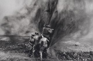 Sebastião Salgado - Greater Burhan Oil Field, Kuwait, 1991