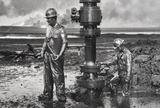 Sebastião Salgado - Greater Burhan Oil Field, Kuwait, 1991