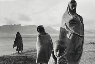 Sebastião Salgado - Korem Camp, Ethiopia, 1984
