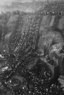 Sebastiao Salgado - Serra Pelada Goldmine, Brazil, 1986