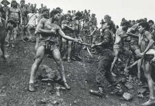 Sebastiao Salgado - The Dispute, Brazil, 1986
