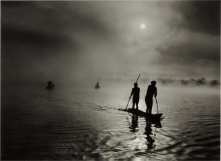 Sebastião Salgado - Waura Group in the Upper Xingu region, Mato Grosso, Brazil