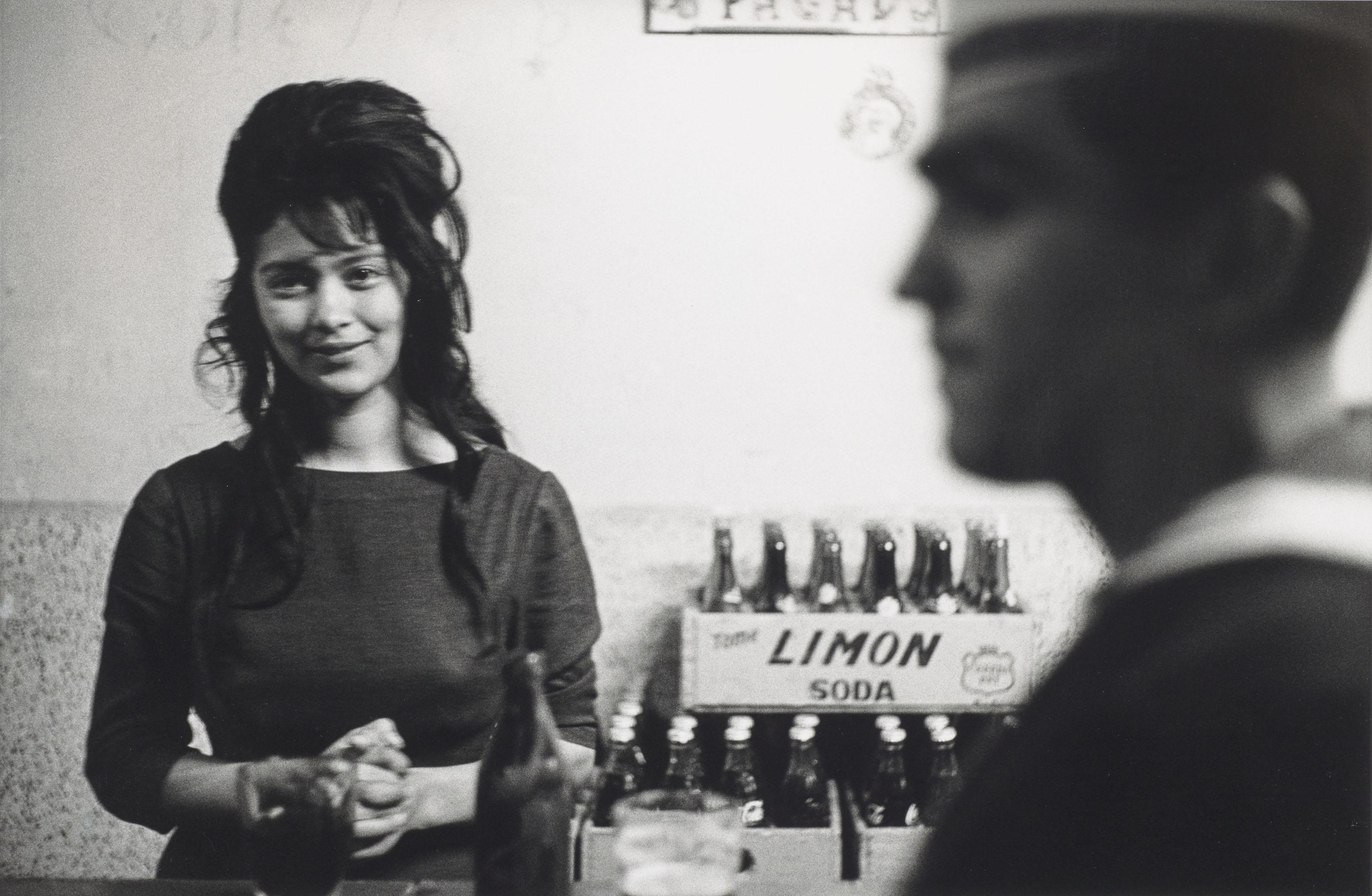 Sergio Larrain - Limon Soda, Valparaiso, 1963